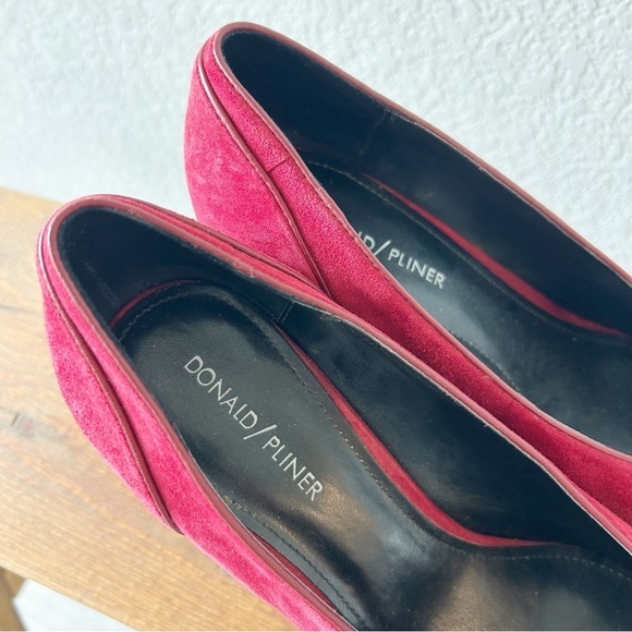 Donald Pliner Glenn Suede Heels Berry Red Size 9.5 - Picture 3 of 10